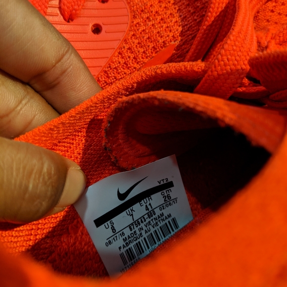 Nike Air Max Flyknit - Picture 2 of 8